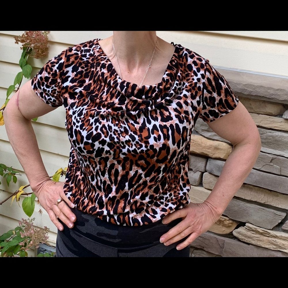Jessica Simpson animal print blouse size Small